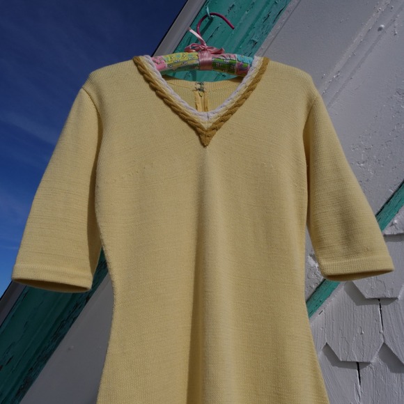 Vintage 60s/70s super butter cream super soft knit dress - Picture 5 of 8